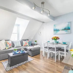  Apartment Newly Renovated - Modern 1br With Rooftop Terrace!