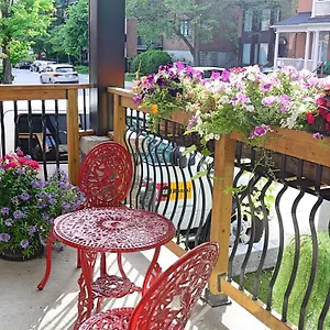  Apartment Downtown Executive Retreat With Private Balcony Near Bank Street - Sleep Max 2