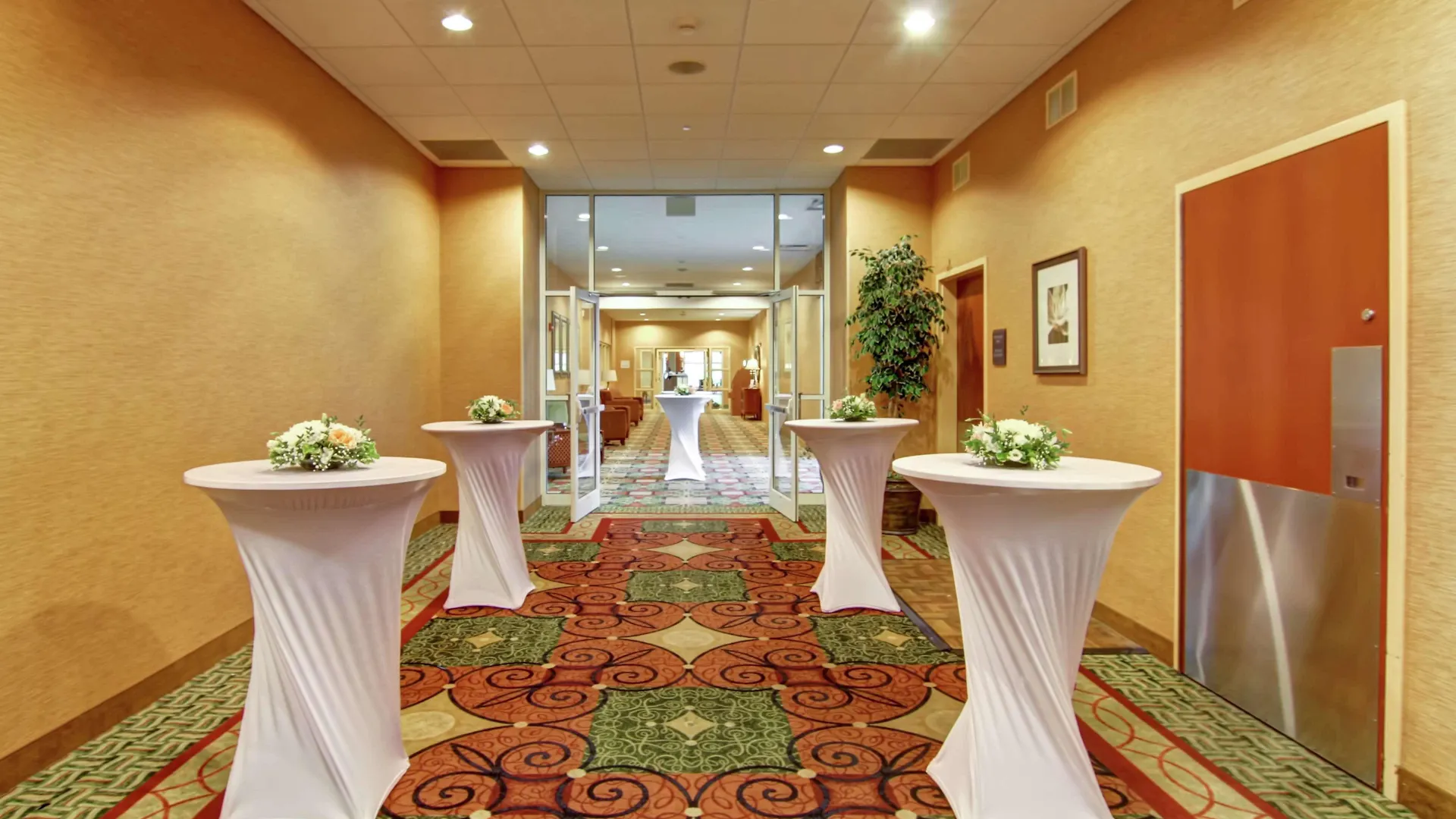 Hilton Garden Inn Ottawa Airport Hotel