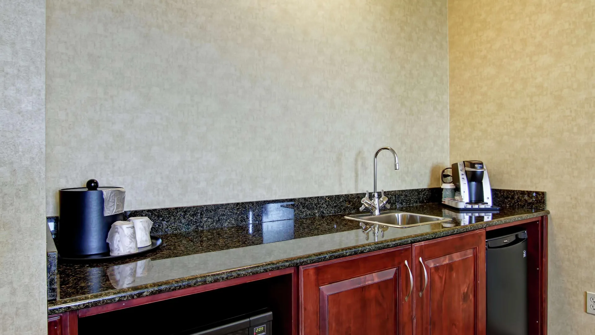 Hilton Garden Inn Ottawa Airport 3*,  Canada
