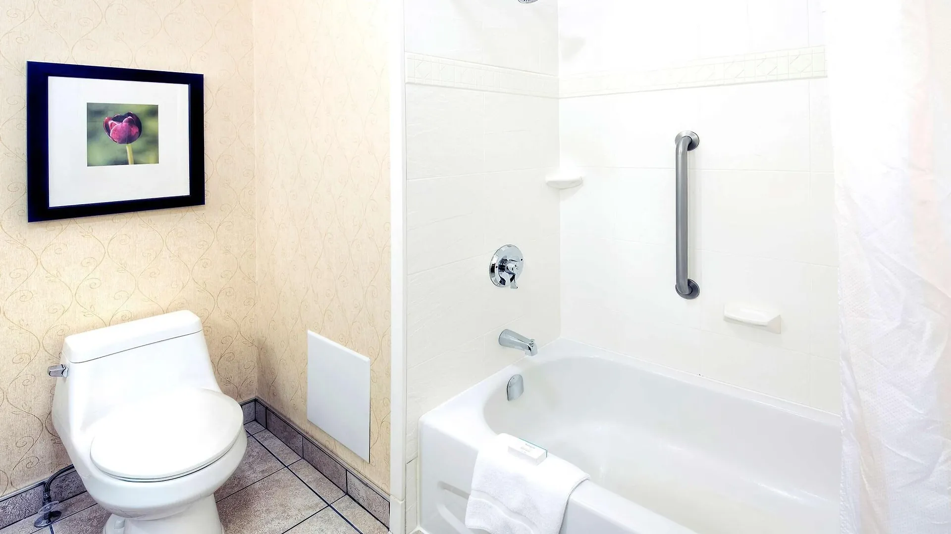 Hilton Garden Inn Ottawa Airport Hotel