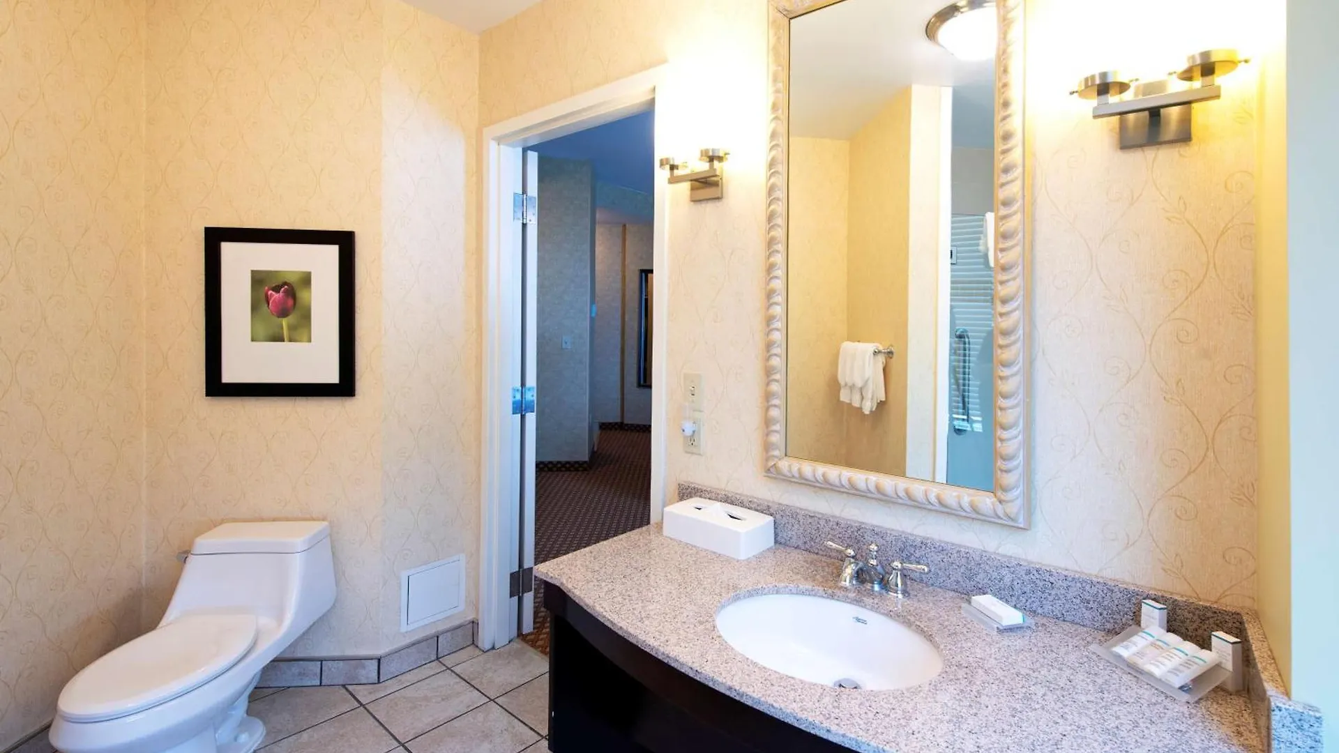 Hilton Garden Inn Ottawa Airport Hotel
